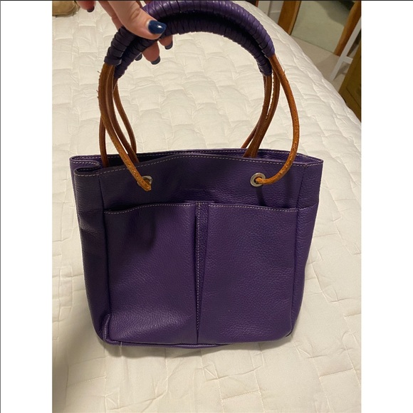 Daniella Ortiz Handbags - NWOT Daniella Ortiz “Luz” Purse in PURPLE